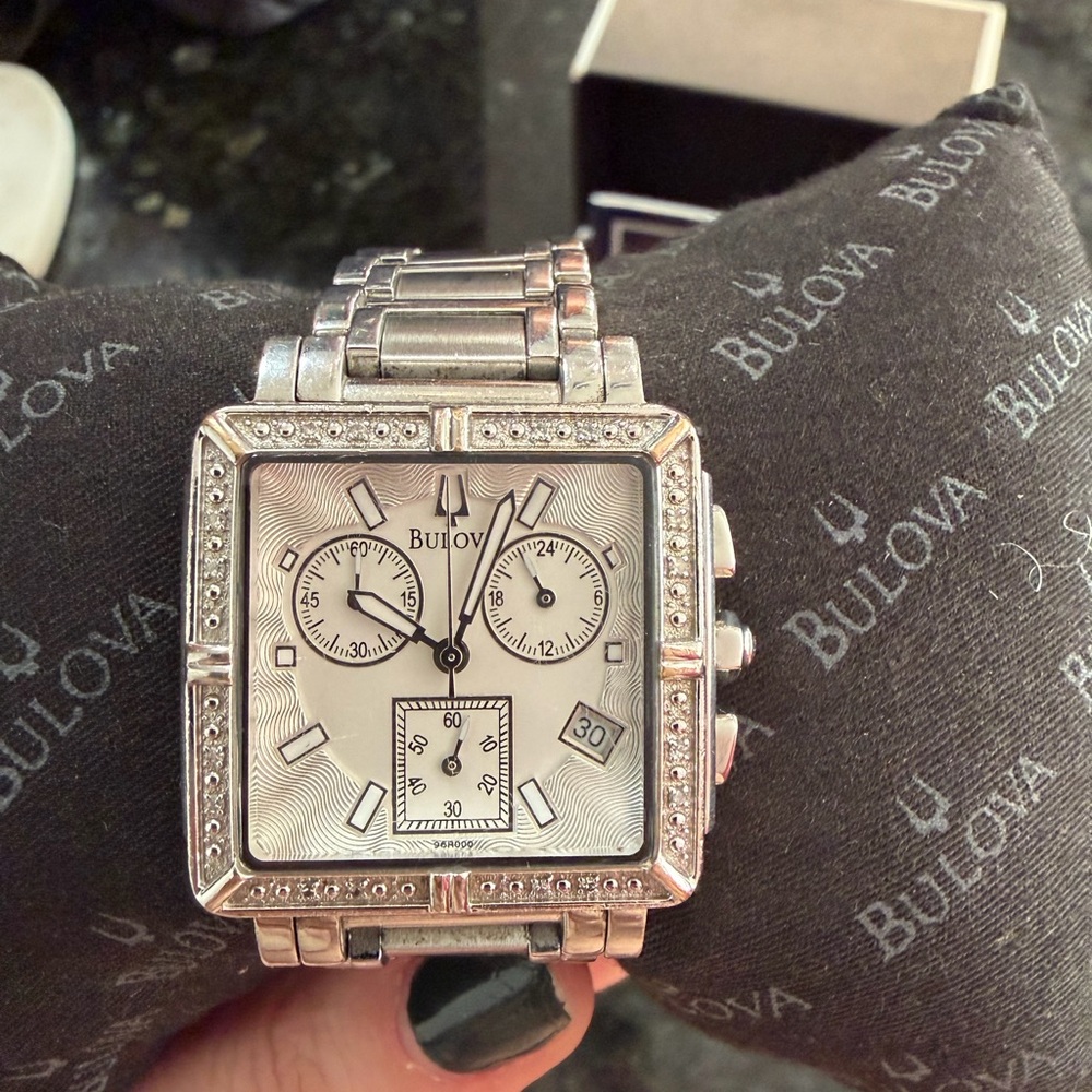 Bulova 96R000 Silver Watch - Picture 2 of 9